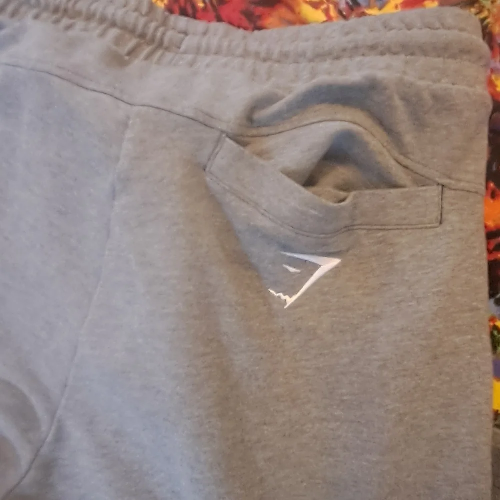 Gymshark Skinny Sweatpants - Picture 6 of 7
